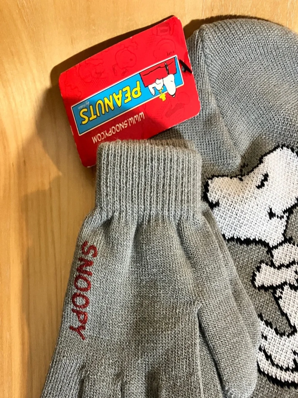 Peanuts Snoopy Youth Beanie or Toque and Glove Set
